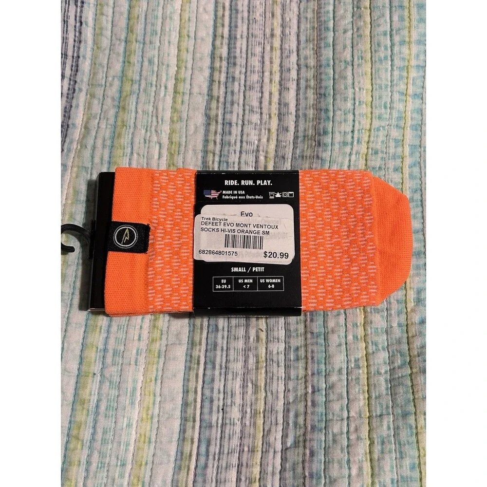 Terignota Shorthorn Trail (1 Pair) & Defeet (1 Pair) Athletic Sock Bundle